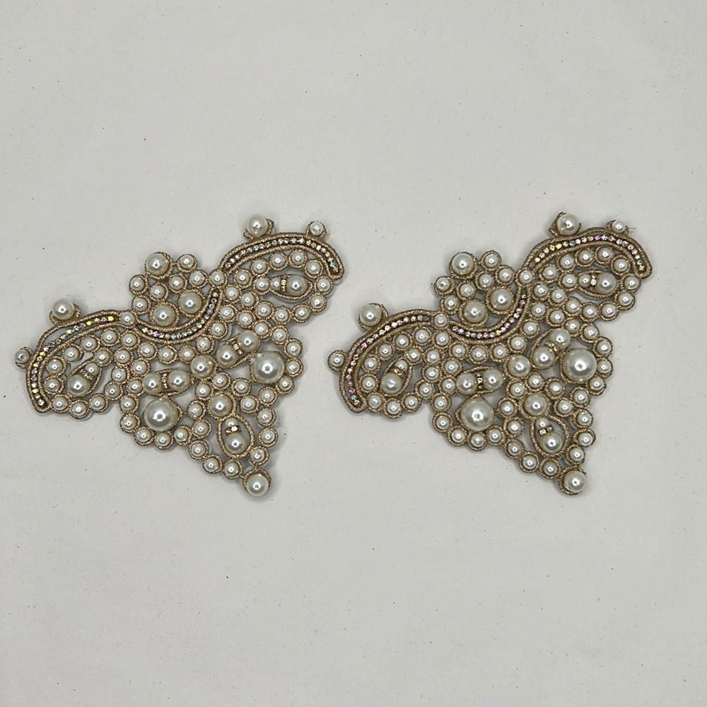 Pair of faux pearl and rhinestone appliqués for shoes or clothing